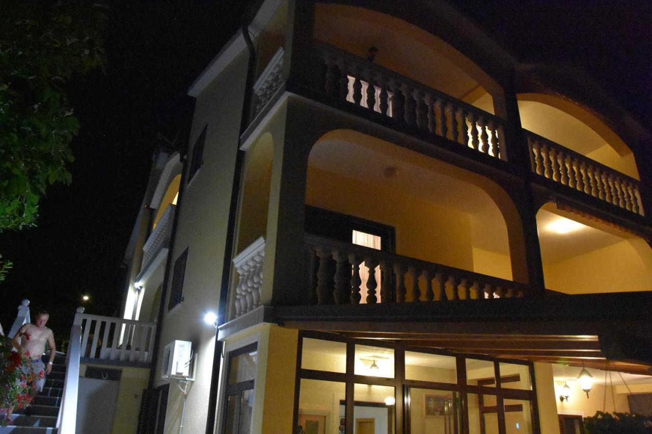 Apartments Villa Macola Trogir Exterior foto