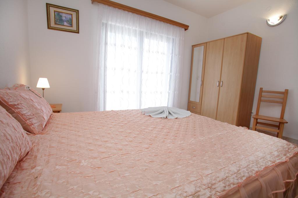 Apartments Villa Macola Trogir Exterior foto